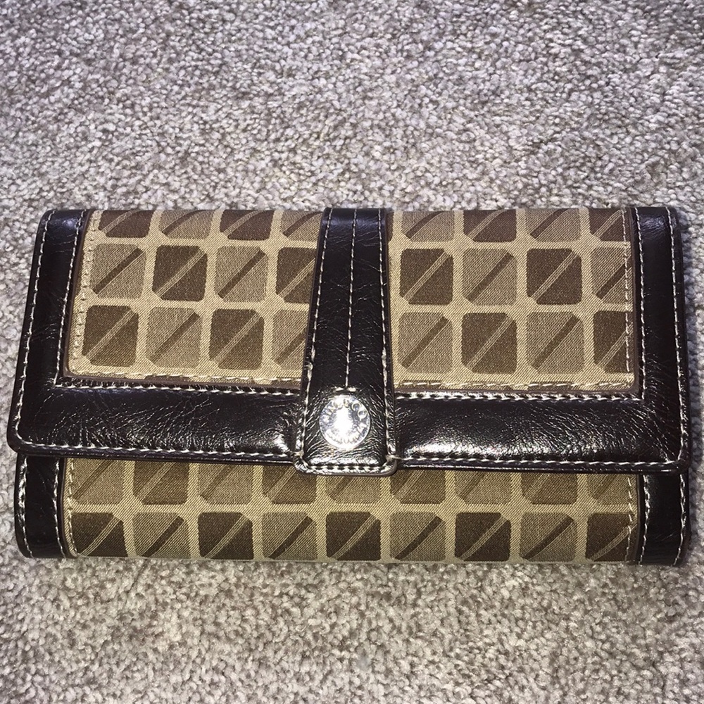 Nine West wallet